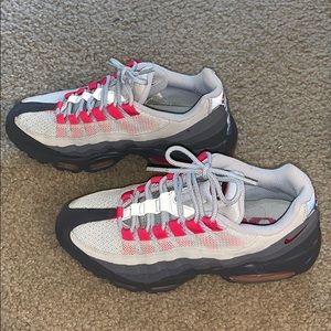 Nike Shoes - Nike Air Max Nike Shoes - Nike Air Max